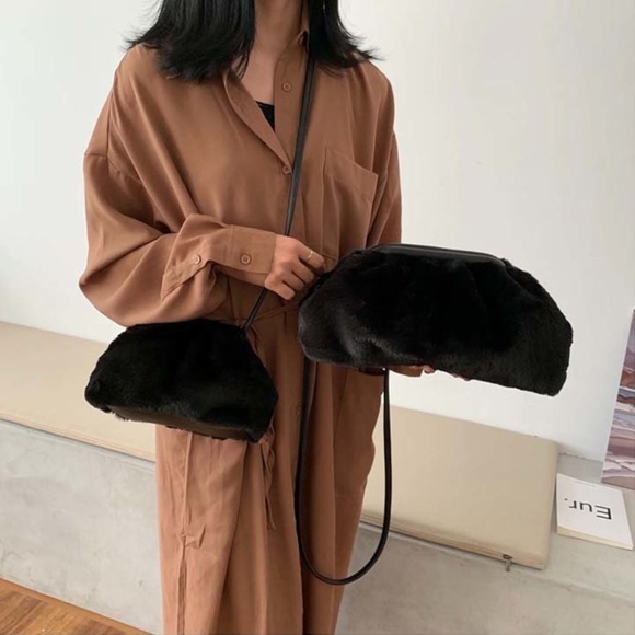 Boutique Handbags - Black Faux Fur Handbag